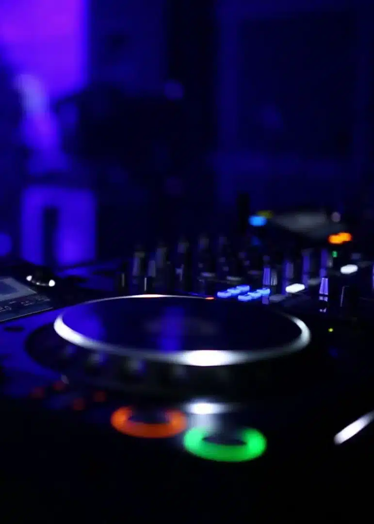 dj-private-party-4 DJ Petreceri private - Echipament